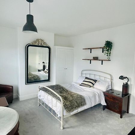 Newly Refurbished City Centre House With Parking Exeter Ngoại thất bức ảnh