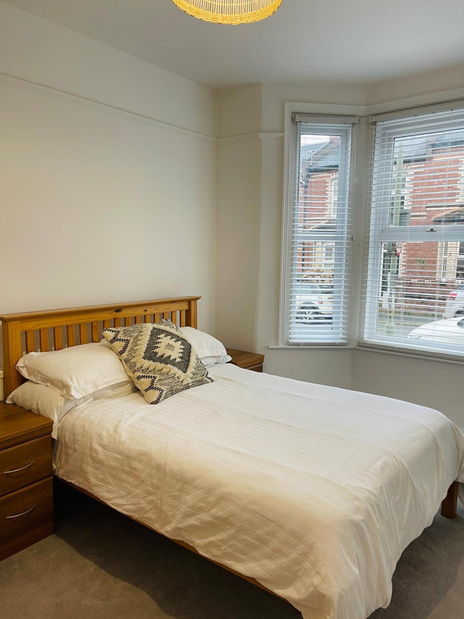 Newly Refurbished City Centre House With Parking Exeter Ngoại thất bức ảnh