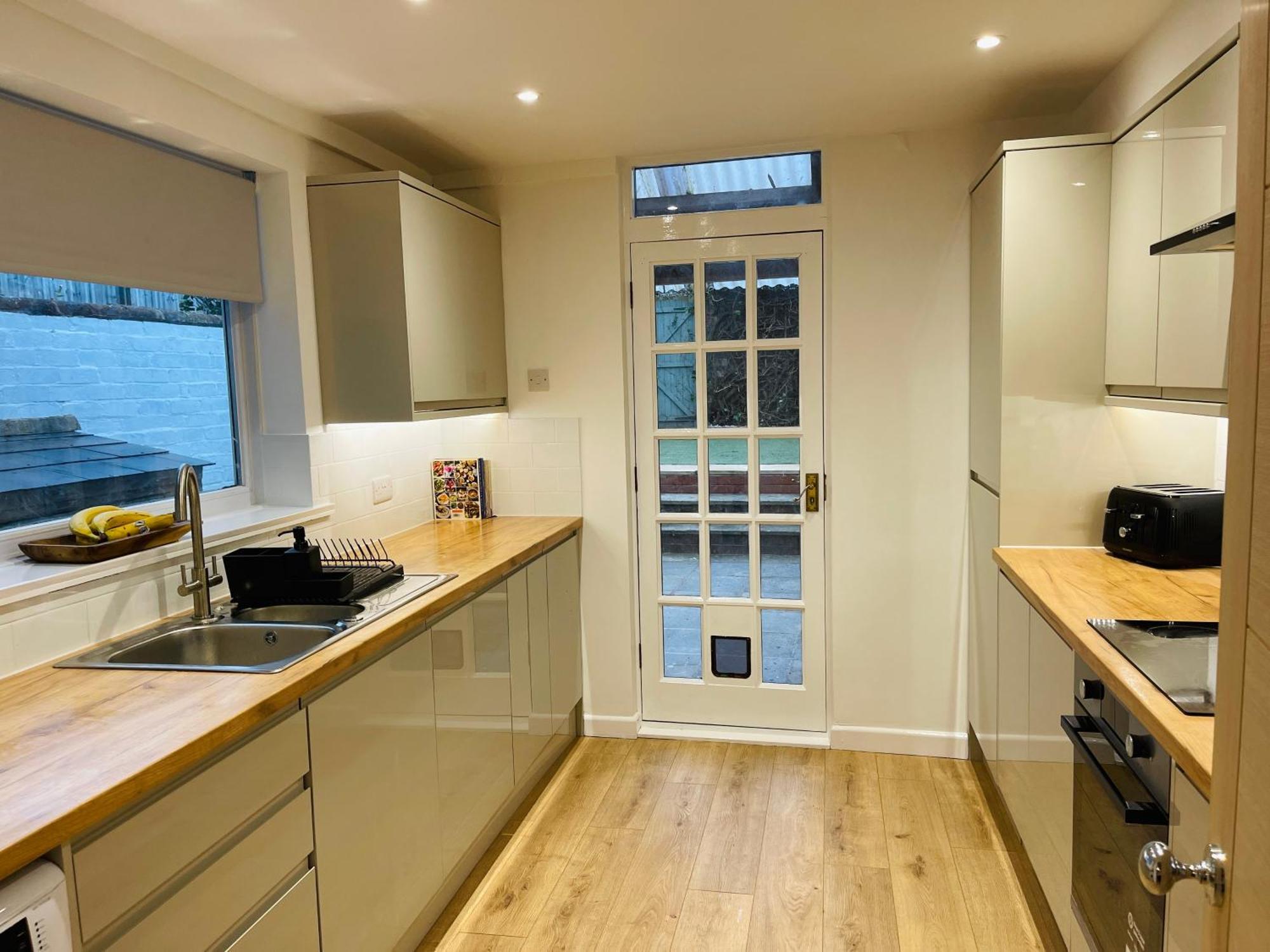 Newly Refurbished City Centre House With Parking Exeter Ngoại thất bức ảnh