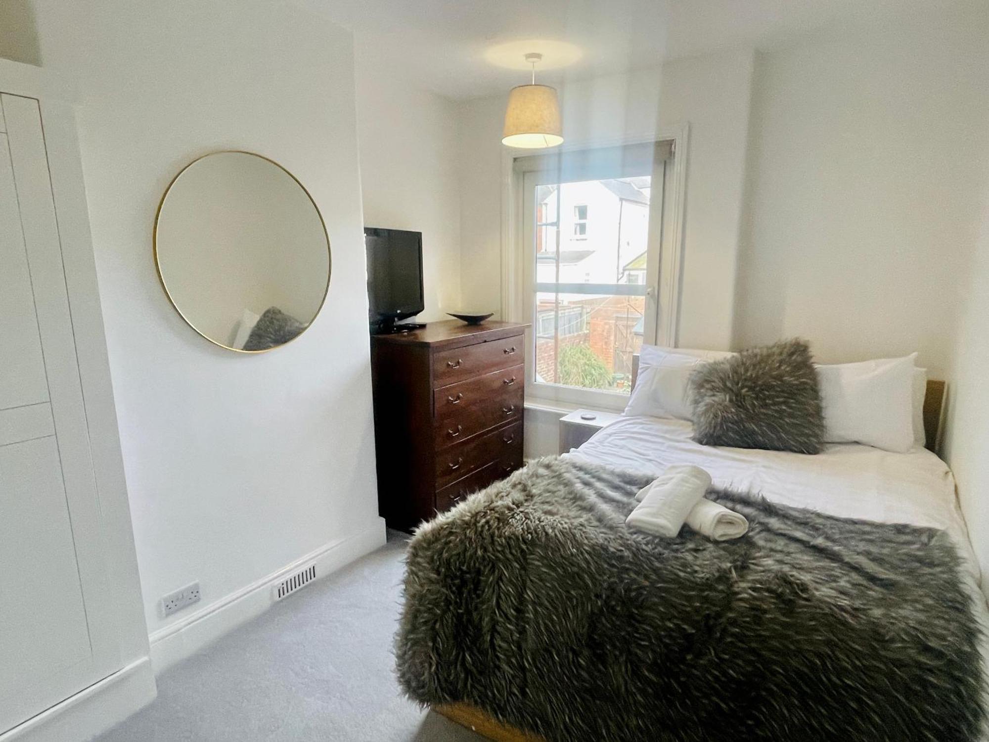 Newly Refurbished City Centre House With Parking Exeter Ngoại thất bức ảnh