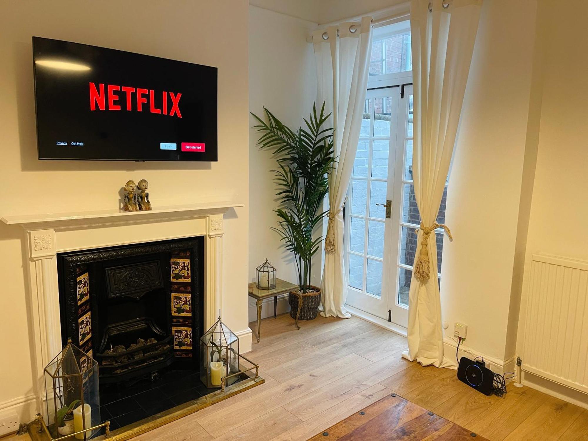 Newly Refurbished City Centre House With Parking Exeter Ngoại thất bức ảnh