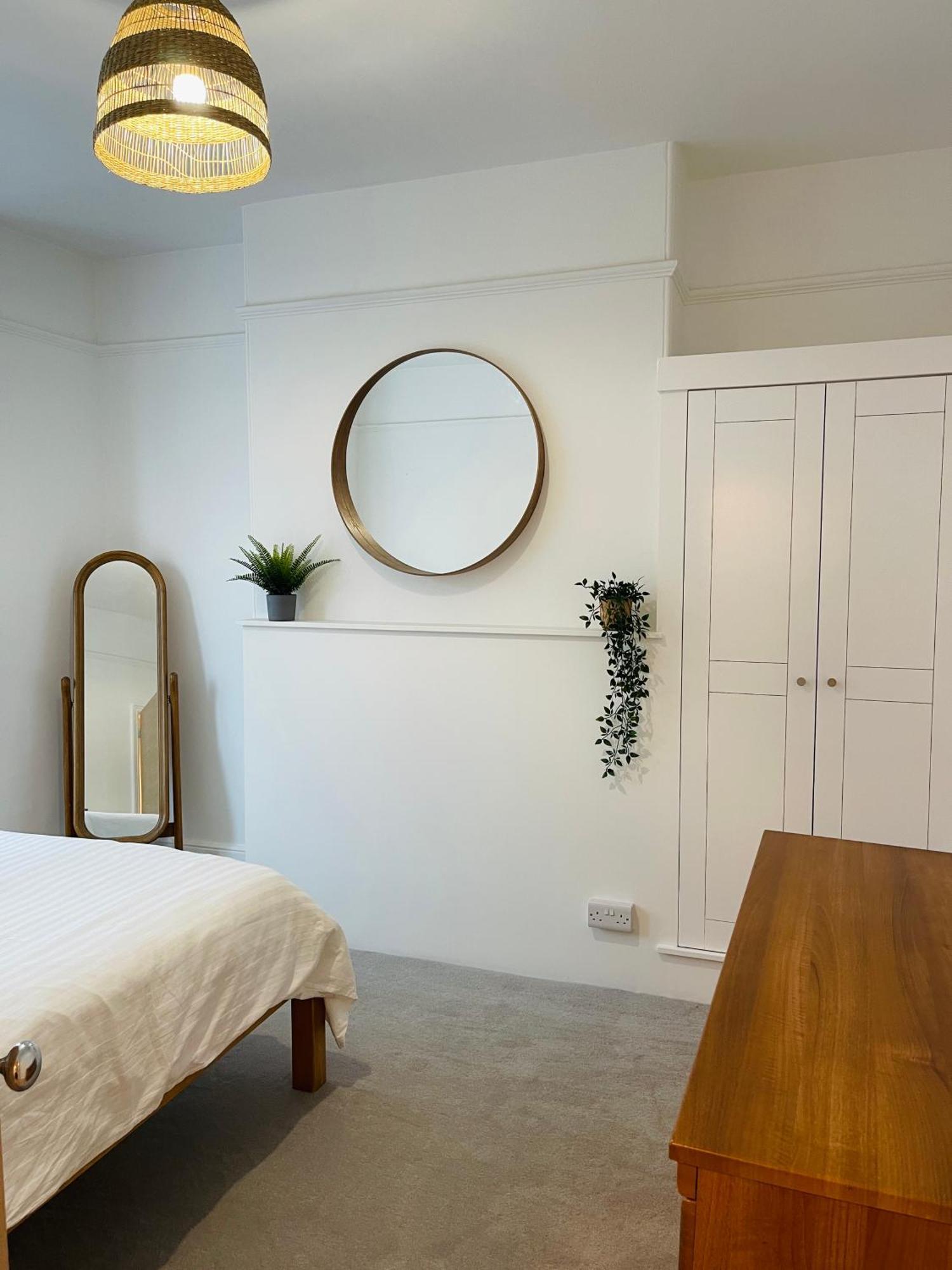 Newly Refurbished City Centre House With Parking Exeter Phòng bức ảnh
